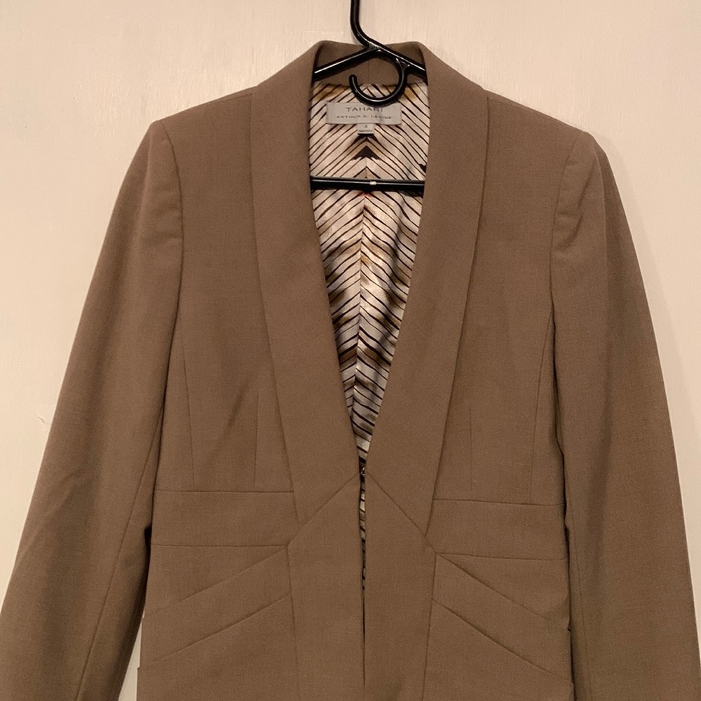 Womens blazer tahari by Arthur Levine